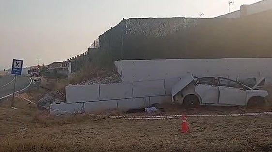 Testigo del accidente en Beriáin: «Fui a por una manguera y empecé a echar agua al coche»