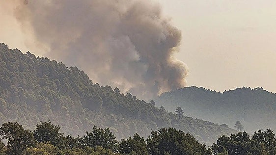 Aragón pide ayuda para contener el incendio de Huesca