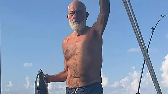 Buscan a un empresario español tras caer al mar en Sicilia y su mujer pasa tres días a la deriva