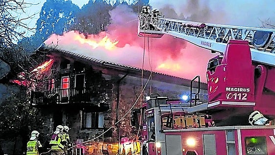 Un aspirante a bombero de Bizkaia cambia de sexo y opta al cupo de mujeres