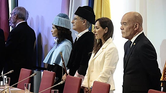 El rector pide «garantizar» una financiación «suficiente» para la EHU en un acto de inicio de curso sin Pradales