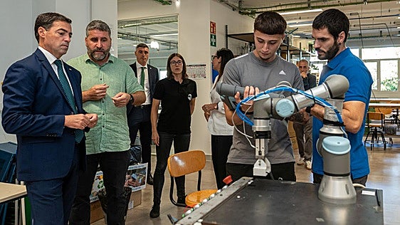 Pradales reclama «autocrítica», «autoexigencia» y «autoestima como país» tras el desplome en PISA