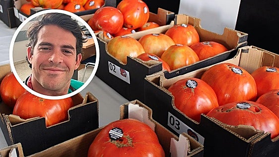 Cómo hay que comer el tomate para reducir el riesgo de infarto, según el cardiólogo Aurelio Rojas