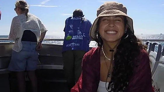 Valeria, la bilbaína de 22 años que sufrió un grave accidente en Australia, ya está en Cruces