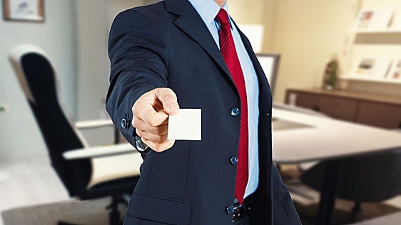 Del cajero al diseñador de experiencias digitales: así está cambiando el profesional de la banca
