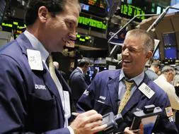 La calma se ha instalado en Wall Street tras la debacle de ayer y ha abierto al alza. /EFE
