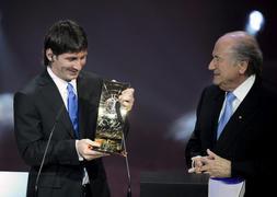 Messi corona un año perfecto al recibir el 'FIFA World Player'