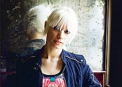 Silvia no se esconde, en su entorno saben a lo que se dedica. / J. Millás