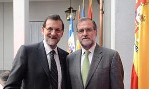 Rajoy ha posado con el padre de una asesora de Piñera, el 'Rajoy de Chile'. / A. Montilla-Atlas