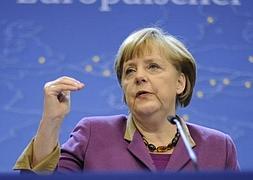 Merkel, en la rueda de prensa en Bruselas. / Efe