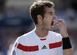 Murray se cabrea tras perder un punto ante Wawrinka. / Ap