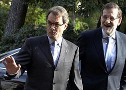 Mariano Rajoy (d.) y Artur Mas, hoy en Barcelona. / Foto: Lluis Gene (Afp) | Vídeo: Atlas