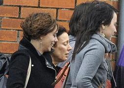 Inés del Río (c) abandona la prisión de Teixeiro. / Archivo