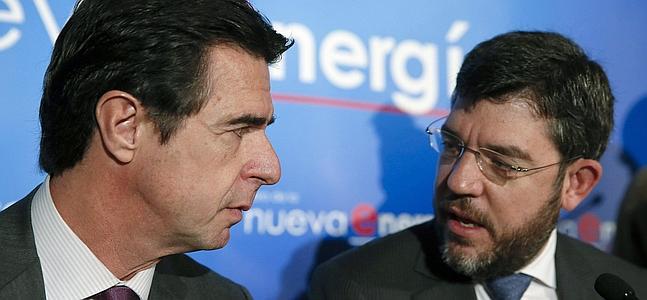 El ministro de Industria, José Manuel Soria, y el secretario de Estado de Energía, Alberto Nadal. / Efe