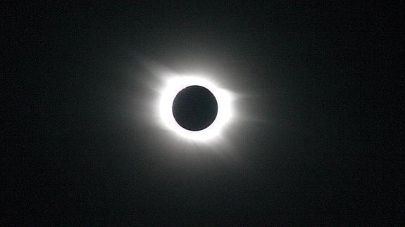 Imagen de un eclipse solar. 