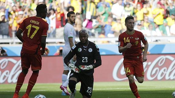 Mertens celebra el gol de la victoria de Bélgica. 