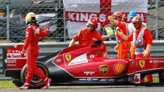 Alonso abandona en Monza. 