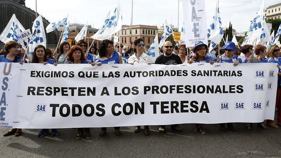 El hermano de Teresa Romero, entre los participantes en la manifestación.