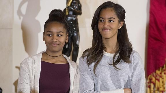 Sasha y Malia Obama. 