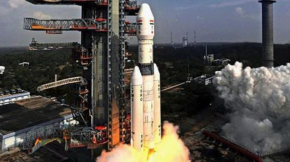 Lanzamiento del cohete desde la base de Andhara Pradesh (India).