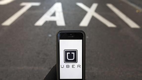 Uber suspende temporalmente su actividad en España