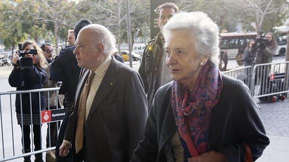 El expresidente de la Generalitat Jordi Pujol y su esposa, Marta Ferrusola, a su llegada al juzgado.