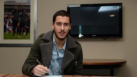 Hazard firma su nuevo contrato