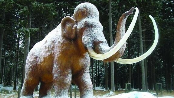 Reproducción de un mamut.