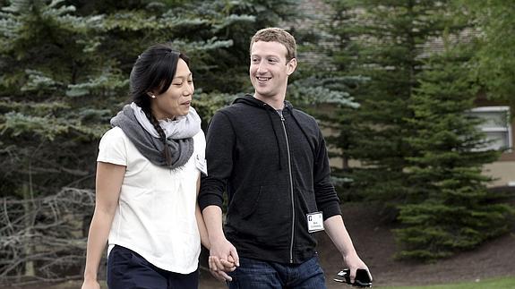 Mark Zuckerberg y su esposa Priscilla Chang.