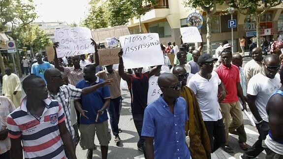 Protestas por la muerte del ciudadano senegalés. 