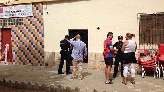 La zona permanece despejada tras quitar el cordón policial.