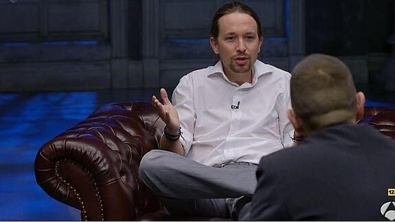 El secretario general de Podemos, Pablo Iglesias, durante una entrevista en Antena 3.