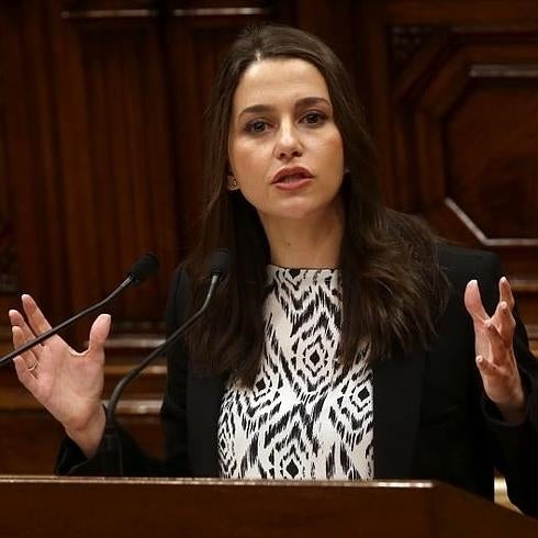 Inés Arrimadas, durante su intervención en el Parlament. 