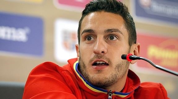 Koke, durante una rueda de prensa en Rumanía. 