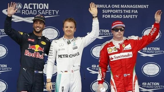 De izq. a dcha., Ricciardo, Rosberg y Raikkonen.