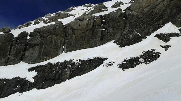 Vista del lugar donde hoy ha fallecido un montañero francés de 21 años.