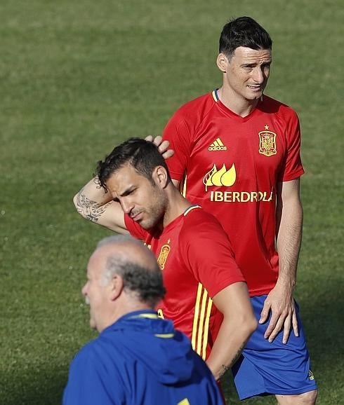 Aduriz, Cesc y Del Bosque. 