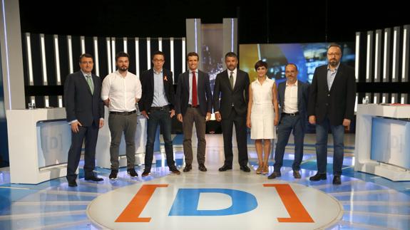 Los participantes en el debate a siete, antes de su enfrentamiento dialéctico.