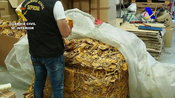 Imagen de la incautación de tabaco de contrabando realizada por la Guardia Civil 