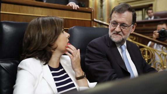 Mariano Rajoy y Soraya Sáenz de Santamaría, hoy en el Congreso.