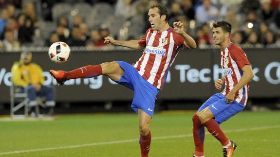 El uruguayo Diego Godín en un partido.