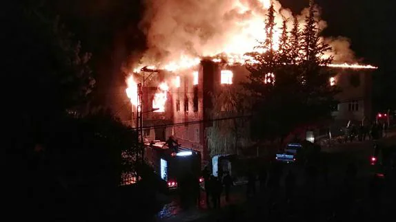 Incendio en una residencia escolar de Turquía.