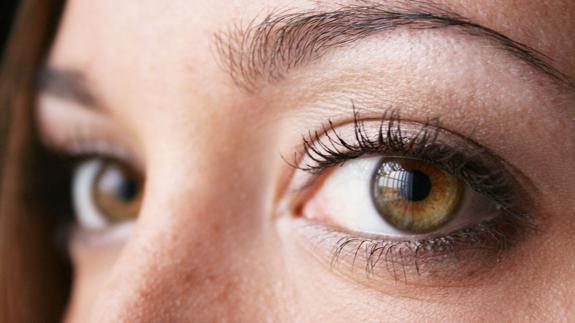 El láser que cambiará el color de ojos se comercializará en uno o dos años