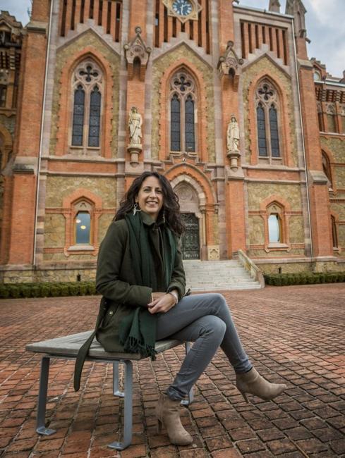 María Oruña, en Comillas, que aparece en 'Un lugar a donde ir'.