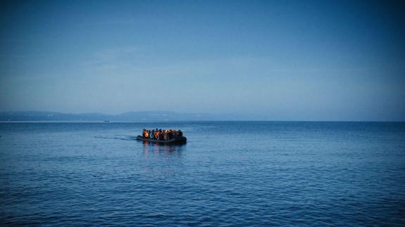 Una treintena de refugiados mueren al ser disparados frente a las costas de Yemen.