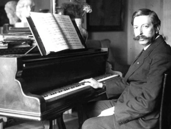 Enrique Granados, al piano, en una de sus fotos más célebres.