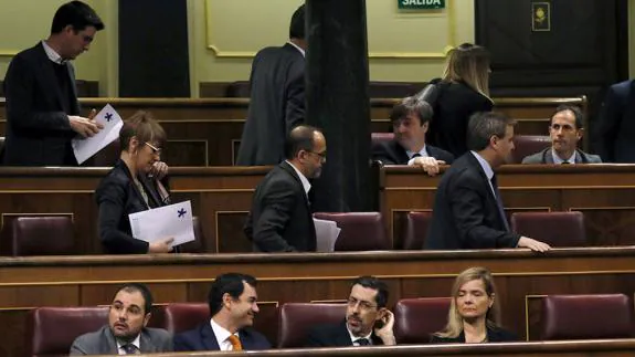 Los diputados de los partidos nacionalistas y de Podemos han abandonado hoy el hemiciclo.