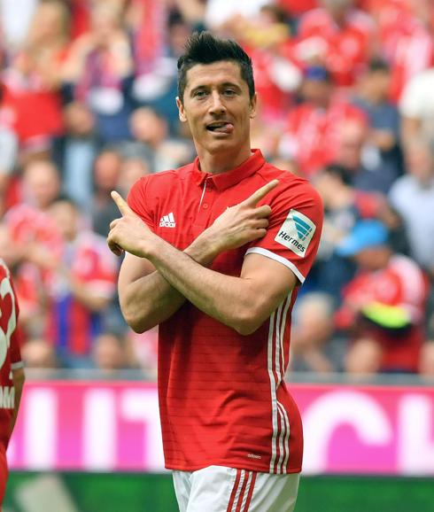 celebración de robert lewandowski