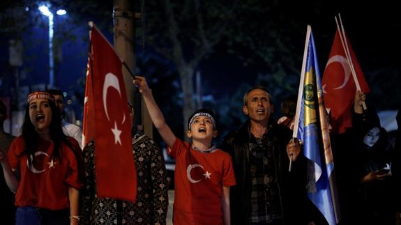 Concentración de seguidores de Erdogan en Estambul.