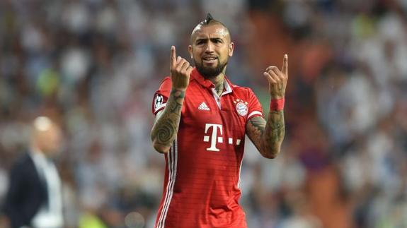 El chileno Arturo Vidal gesticula durante el Real Madrid-Bayern del martes en el Bernabéu. 